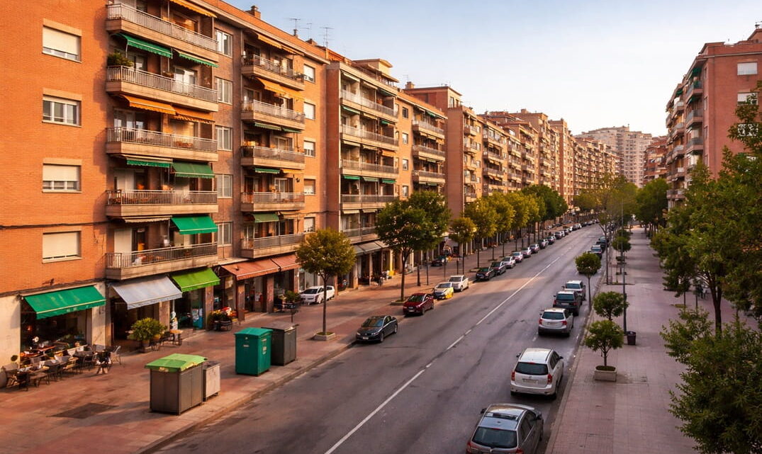 calle en Torreforta Tarragona con viviendas donde se necesita servicio de cerrajeria